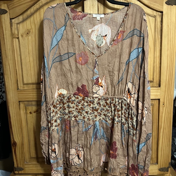 NWT Oddy floral Vee neck Long sleeve Top - Picture 1 of 7